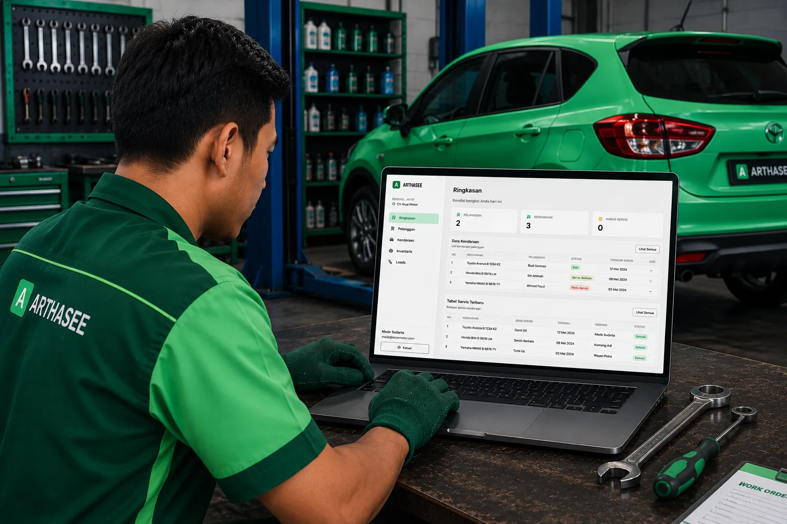 Mechanic using Arthasee workshop system
